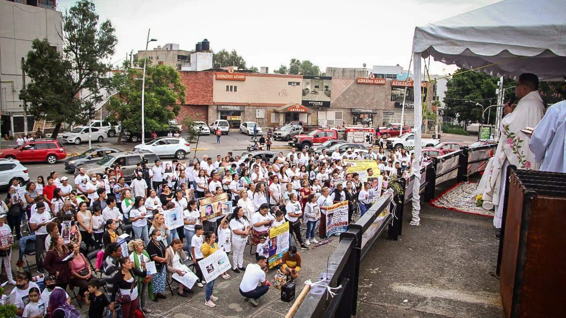 Misa dedicada a los desaparecidos en la Glorieta de los Niños Héroes